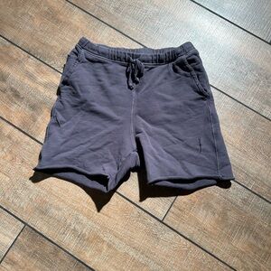 Frank & Eileen Distressed Short sz M